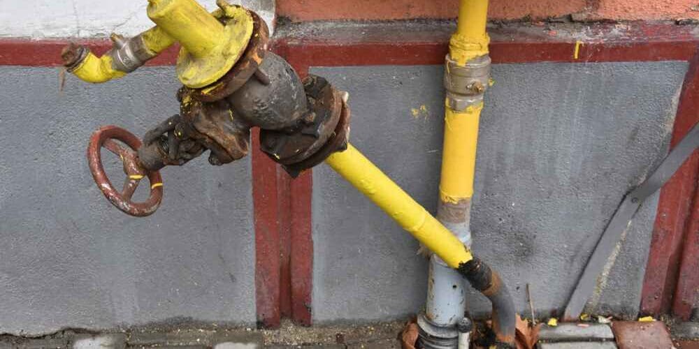 Gas Line with Damage Gas Line with Damage